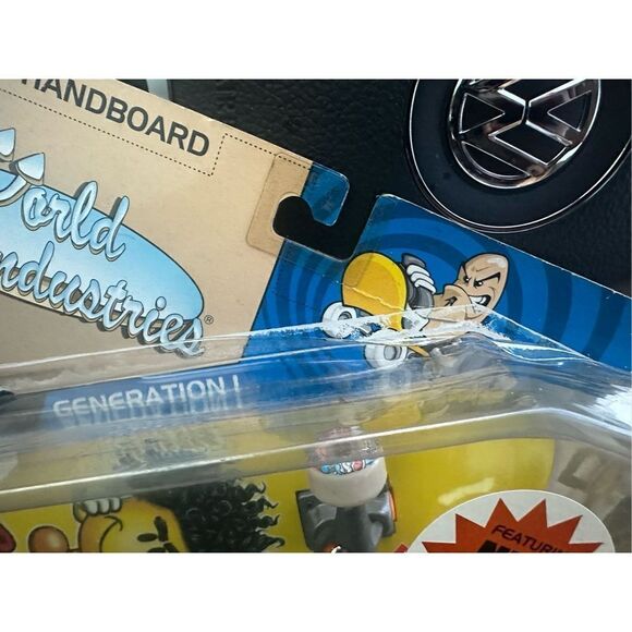 WORLD INDUSTRIES CHAD FERNANDEZ AFRO EYEBROWS Tech Deck Hand board HB027 *New - Picture 5 of 8